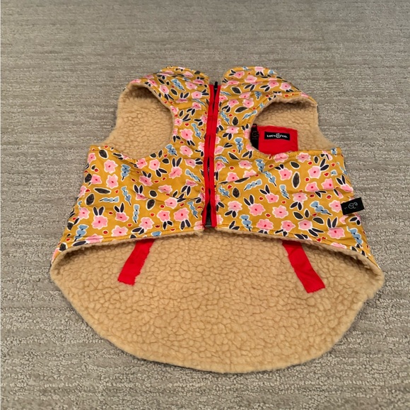 Lucy & Co. Reversible Teddy Vest - Picture 2 of 5